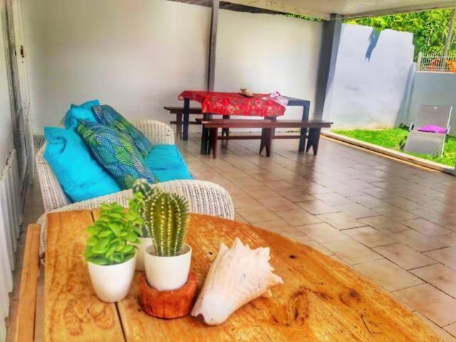 Malilia Beach House: Seaside Retreat with Wi-Fi Sainte-Anne Exterior photo